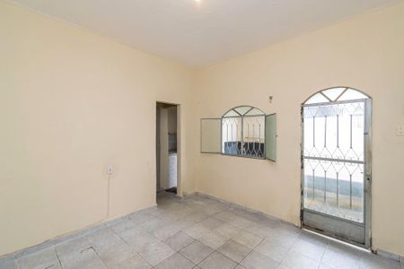 Sala de casa para alugar com 1 quarto, 65m² em Penha Circular, Rio de Janeiro