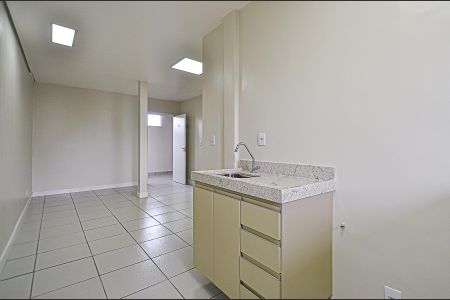 Cozinha de kitnet/studio para alugar com 1 quarto, 28m² em Ipiranga, Belo Horizonte