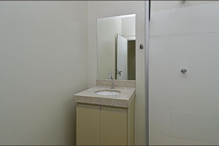 Banheiro de kitnet/studio para alugar com 1 quarto, 25m² em Ipiranga, Belo Horizonte