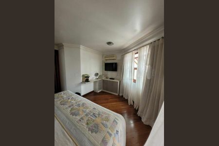 Casa à venda com 4 quartos, 400m² em Tucuruvi, São Paulo