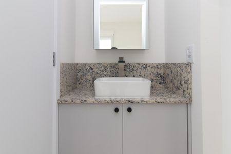 Banheiro de apartamento para alugar com 1 quarto, 34m² em Farroupilha, Porto Alegre