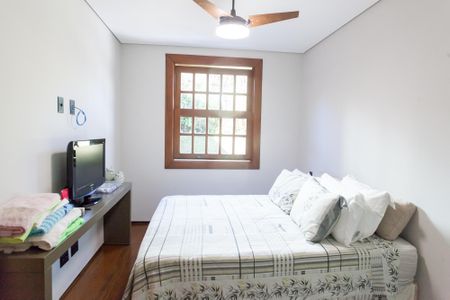 quarto 1 de casa de condomínio à venda com 4 quartos, 465m² em Centro, Rio Acima