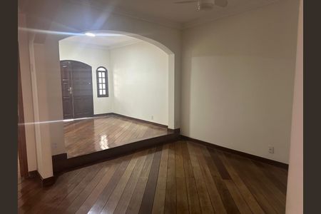 Casa à venda com 4 quartos, 132m² em Tauá, Rio de Janeiro