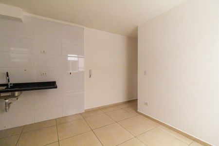 Sala/Cozinha de apartamento para alugar com 2 quartos, 40m² em Conjunto Residencial José Bonifácio, São Paulo