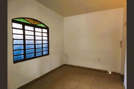Casa para alugar com 3 quartos, 120m² em Monte Castelo, Contagem