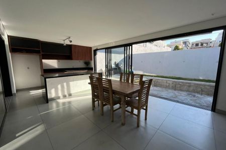 Casa à venda com 4 quartos, 380m² em Swiss Park, Campinas