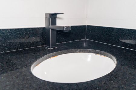 Banheiro de apartamento à venda com 1 quarto, 26m² em Jardim Oriental, São Paulo