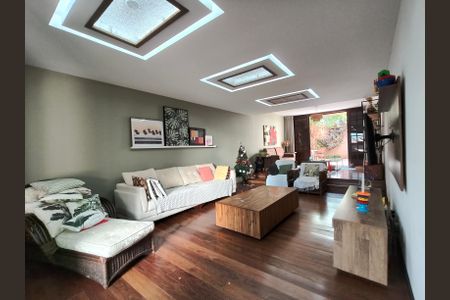 Sala de casa à venda com 4 quartos, 307m² em Grajaú, Rio de Janeiro