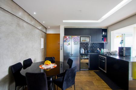Sala de apartamento à venda com 2 quartos, 73m² em Vila Eldizia, Santo André