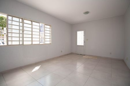 Sala 1 de casa para alugar com 4 quartos, 280m² em Taguatinga Sul (taguatinga), Brasília