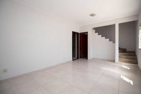 Sala 1 de casa para alugar com 4 quartos, 280m² em Taguatinga Sul (taguatinga), Brasília