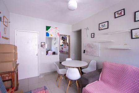 Sala de apartamento para alugar com 2 quartos, 56m² em Porto da Pedra, São Gonçalo