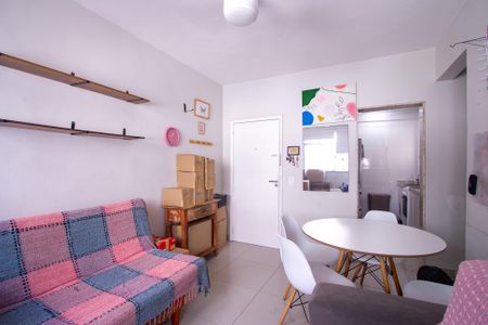 Sala de apartamento para alugar com 2 quartos, 56m² em Porto da Pedra, São Gonçalo