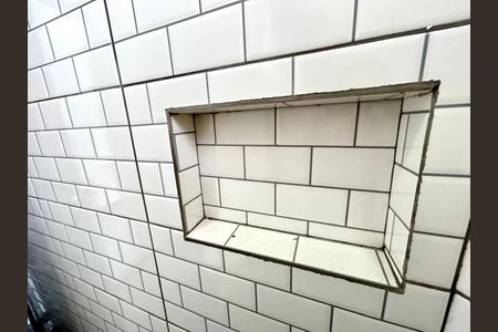 Banheiro de kitnet/studio para alugar com 1 quarto, 22m² em Portal dos Gramados, Guarulhos