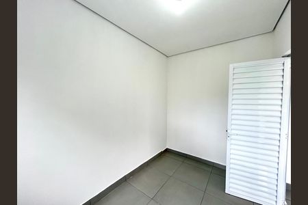 Quarto de kitnet/studio para alugar com 1 quarto, 22m² em Portal dos Gramados, Guarulhos