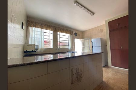Casa à venda com 3 quartos, 171m² em Vila Santa Rosa, Jundiaí