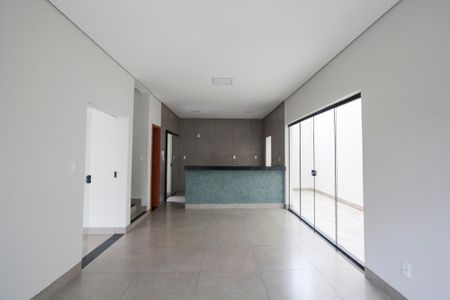 Sala de casa para alugar com 3 quartos, 130m² em Novo Mundo, Uberlândia