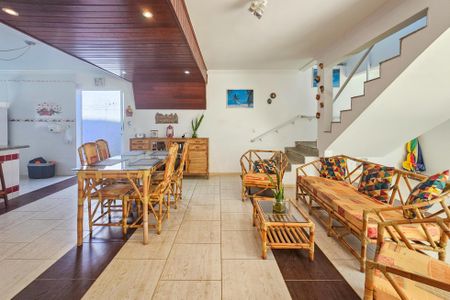 Sala de casa para alugar com 4 quartos, 300m² em Jardim Enseada, Guarujá