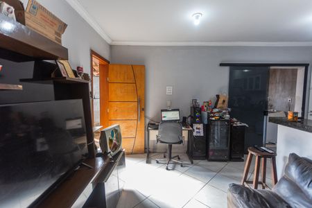 Sala de casa à venda com 1 quarto, 622m² em Santa Cruz, Belo Horizonte