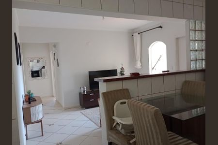 Apartamento à venda com 2 quartos, 98m² em Vila Paraiso, Campinas