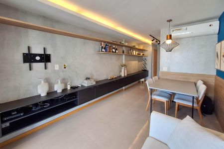 Sala de apartamento à venda com 2 quartos, 65m² em Santa Rosa, Niterói