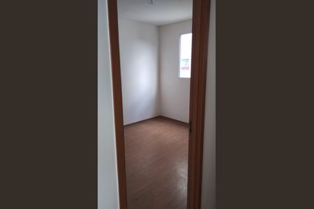 Quarto de apartamento para alugar com 2 quartos, 41m² em Vila Perracini, Poá