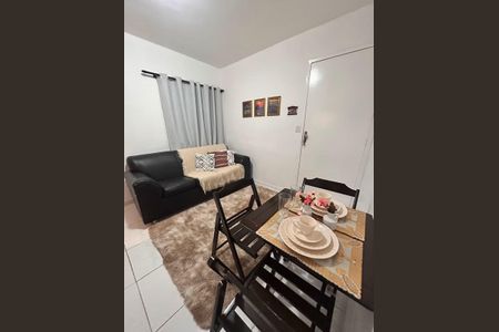 Sala de apartamento para alugar com 2 quartos, 65m² em Jacutinga, Mesquita