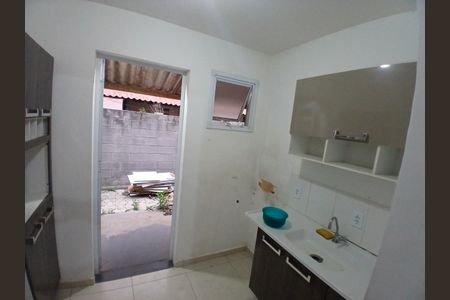 Casa de Condomínio para alugar com 2 quartos, 58m² em Aguassai, Cotia