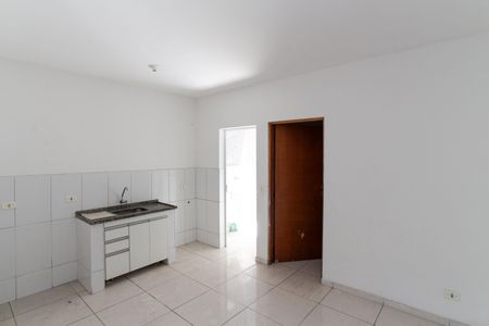 Sala e Cozinha de apartamento para alugar com 1 quarto, 35m² em Vila Nova Galvão, São Paulo