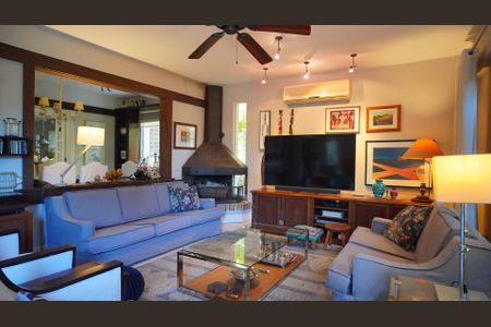 Sala 1 de casa à venda com 6 quartos, 336m² em Santo Antônio, Porto Alegre