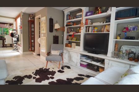 Sala 3 de casa à venda com 6 quartos, 336m² em Santo Antônio, Porto Alegre