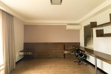 Quarto 1 Suite 1 de casa de condomínio para alugar com 4 quartos, 220m² em Santa Quiteria, Curitiba