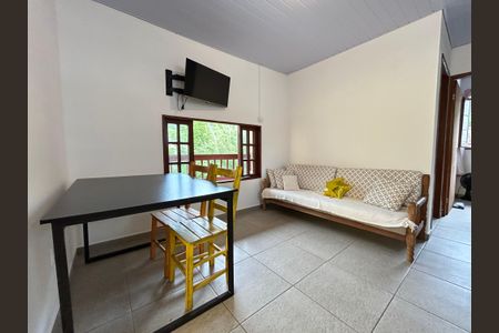 Sala de casa para alugar com 2 quartos, 180m² em Barra da Lagoa, Florianópolis