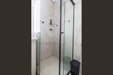 Banheiro de kitnet/studio para alugar com 1 quarto, 34m² em Jardim Maria Helena, Barueri