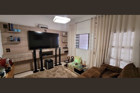 Casa para alugar com 2 quartos, 1000m² em Jardim Casa Branca, Betim