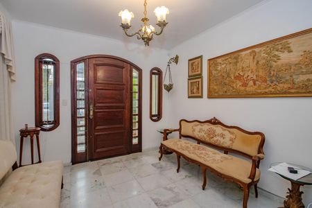 Casa para alugar com 4 quartos, 240m² em Santa Cecília, Porto Alegre