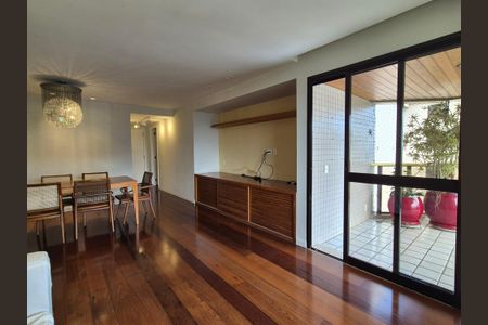 Sala de apartamento à venda com 4 quartos, 160m² em Barra da Tijuca, Rio de Janeiro