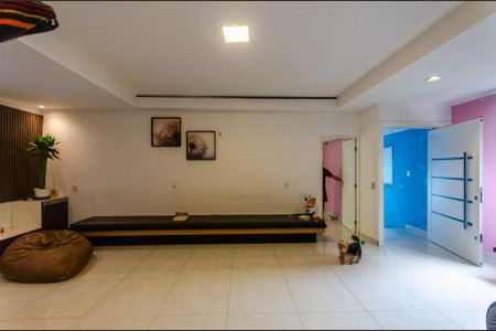 Sala de casa para alugar com 3 quartos, 366m² em Vila Zat, São Paulo