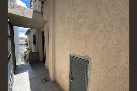 Corredor externo de kitnet/studio para alugar com 1 quarto, 28m² em Jardim Rosa de Franca, Guarulhos