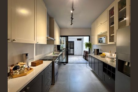 Casa à venda com 2 quartos, 90m² em Itaim Bibi, São Paulo