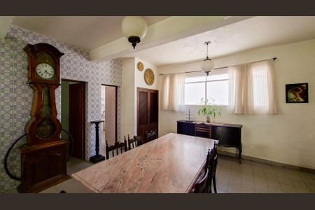 Casa à venda com 6 quartos, 350m² em Funcionários, Belo Horizonte