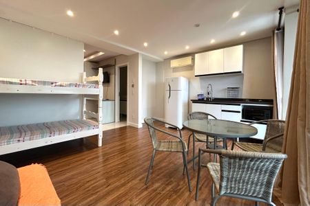 Sala de apartamento para alugar com 1 quarto, 48m² em Santo Antonio de Lisboa, Florianópolis