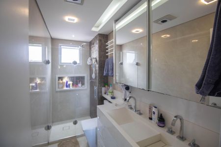 Banheiro da Suíte 1 de apartamento para alugar com 3 quartos, 265m² em Vila Irmaos Arnoni, São Paulo