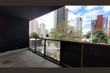 Varanda Sala de apartamento à venda com 3 quartos, 170m² em Cambuí, Campinas