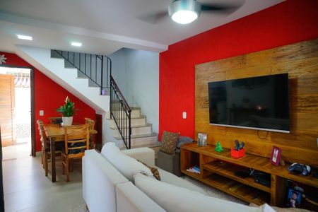 Sala de casa de condomínio à venda com 3 quartos, 80m² em Itaipu, Niterói