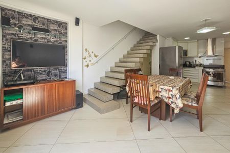Sala de apartamento para alugar com 2 quartos, 140m² em Tombo, Guarujá