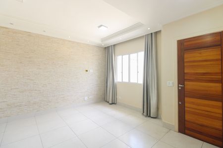 Sala de casa de condomínio à venda com 3 quartos, 110m² em Vila Esperança, São Paulo