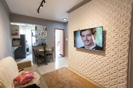 Sala de apartamento para alugar com 2 quartos, 47m² em Santa Mônica, Uberlândia