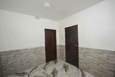 Sala de casa para alugar com 1 quarto, 65m² em Ouro Verde, Nova Iguaçu