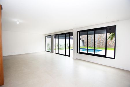 Sala de casa à venda com 4 quartos, 417m² em Alto de Pinheiros, São Paulo